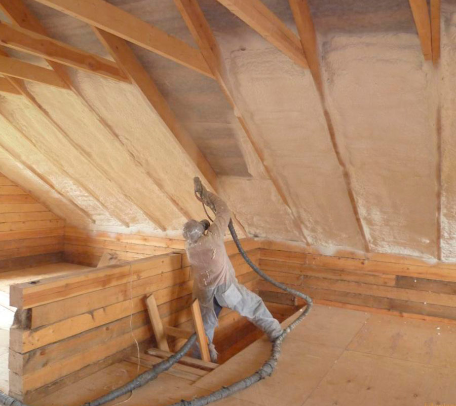  Как утеплить мансарду дома недорого