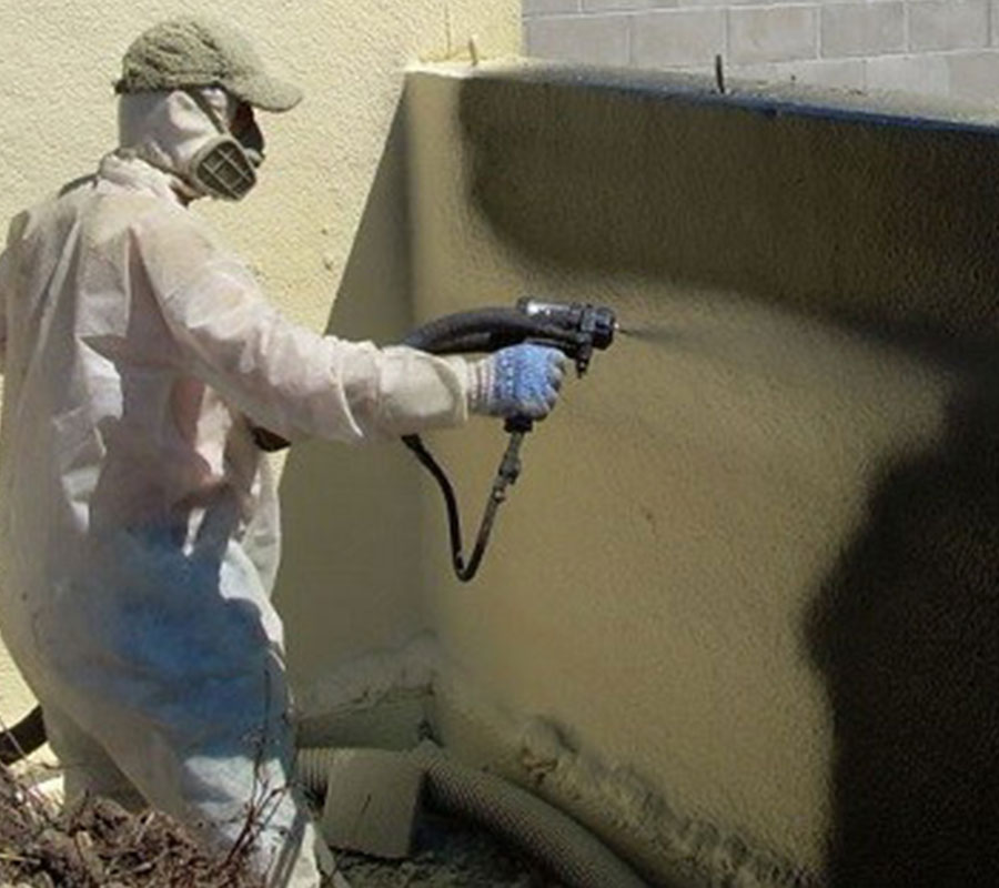 Напыление пенополиуретана на цоколь